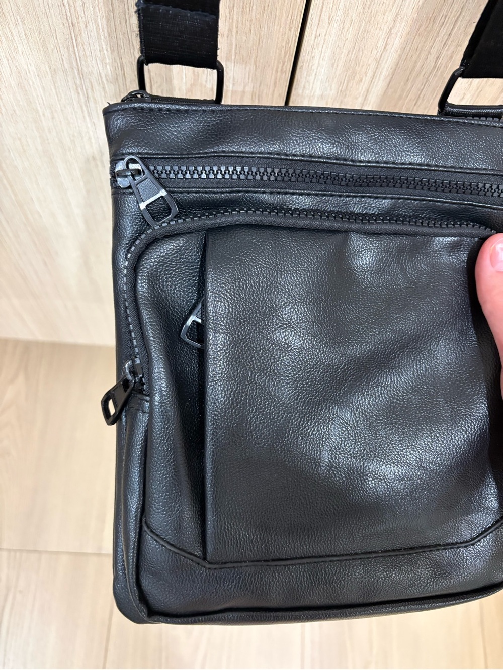 Men’s Black Crossbody Bag – New Without
Tag - Picture 4 of 6